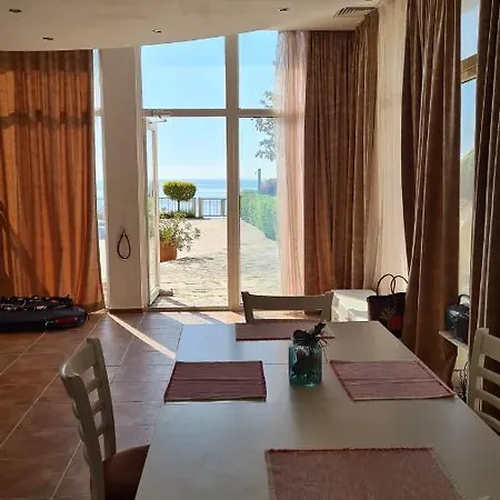 Apartman Bellevue Ff Ravda